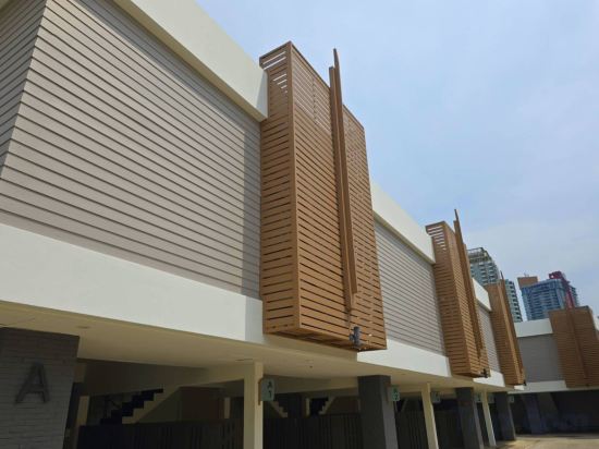 Фото Oyo 477 Sriracha Hotel And SPA