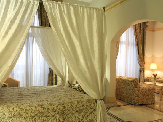 Фото Hotel de La Ville