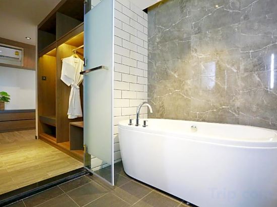 Фото T Pattaya Hotel