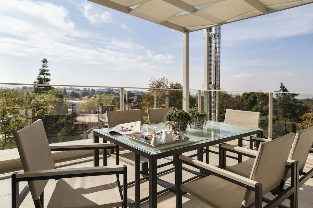 Фото The Y Hotel