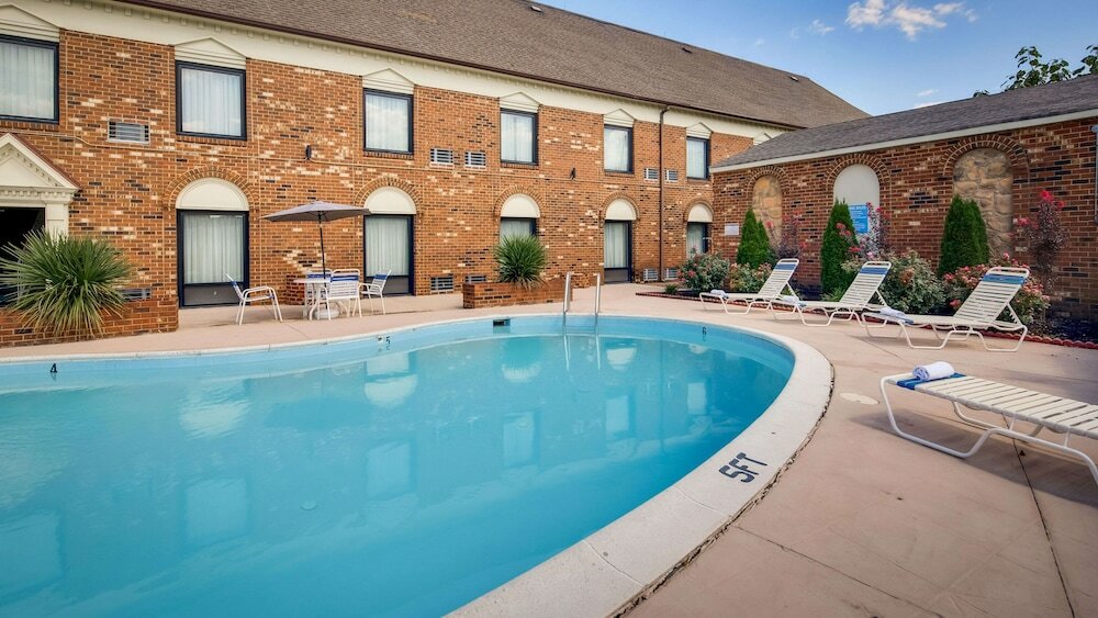 Фото Best Western Plus Governor's Inn