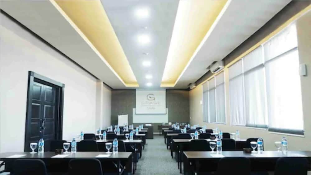 Фото Grage Hotel Cirebon