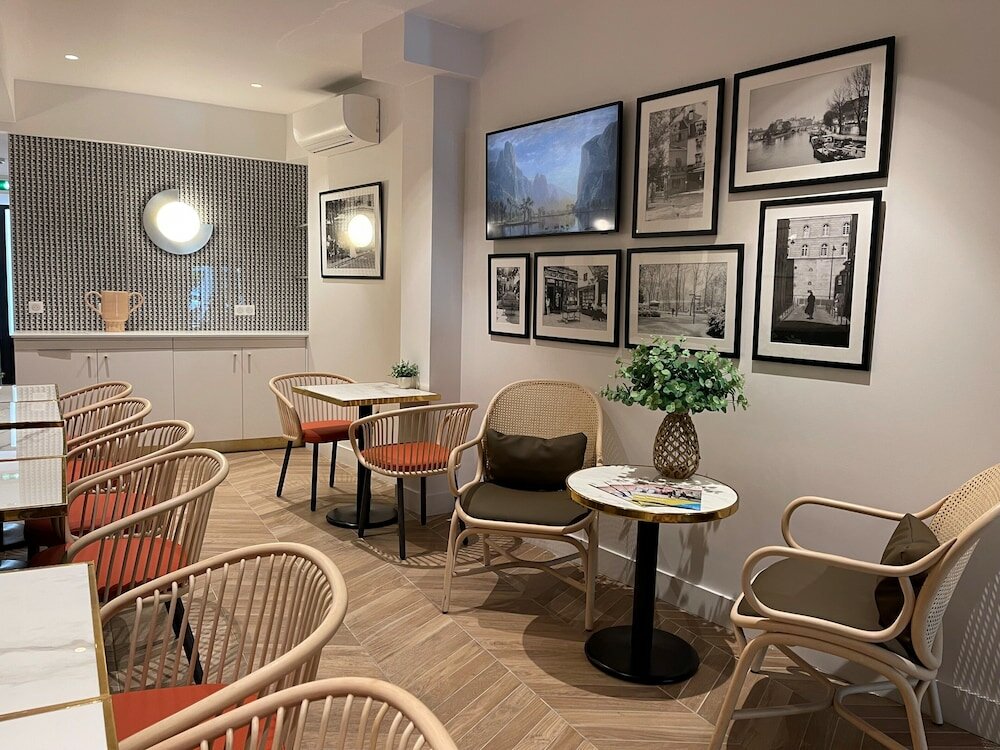 Фото Hotel De Suez