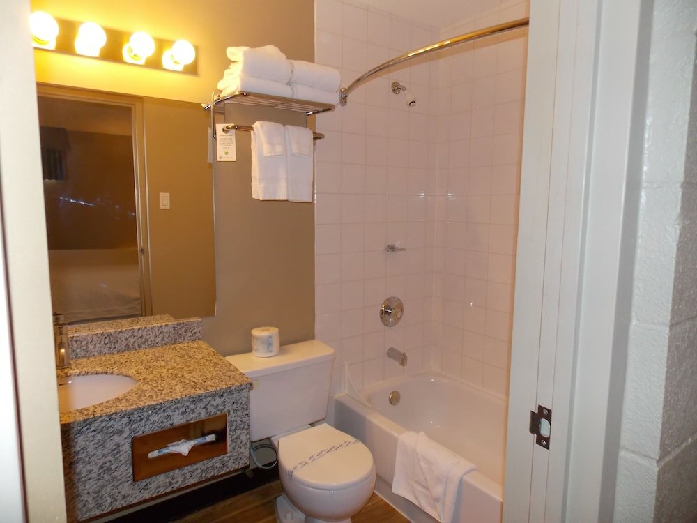 Фото Stonebridge Hotel