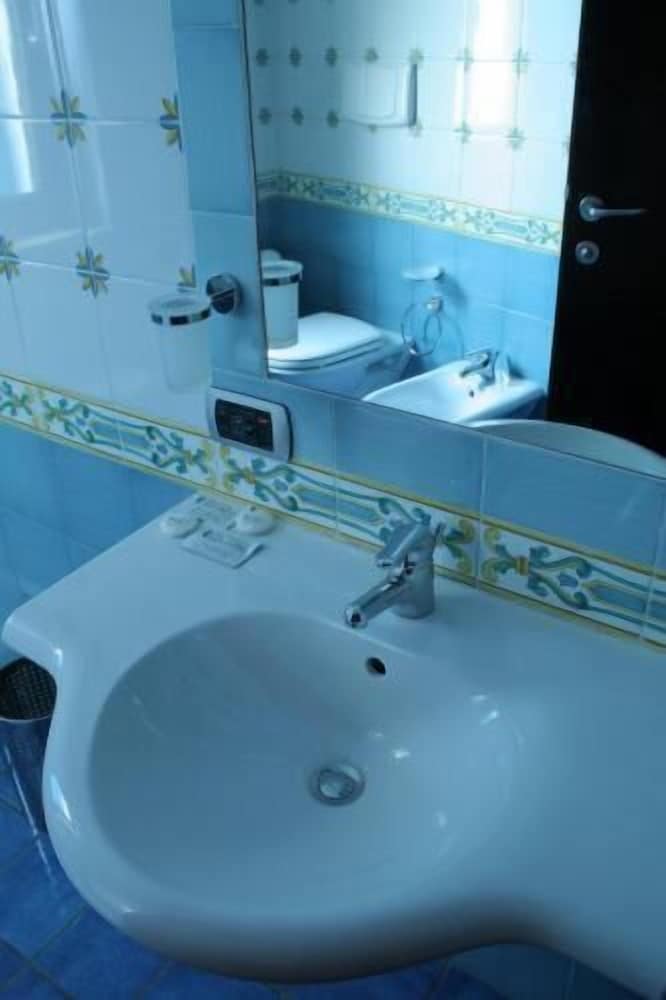 Фото Hotel La Lucertola