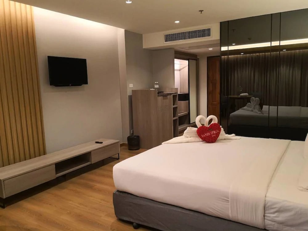 Фото Sandy Spring Hotel