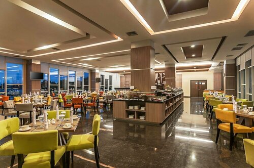 Внешний вид отеля Hotel Dalton Makassar в Макасаре, фото 2