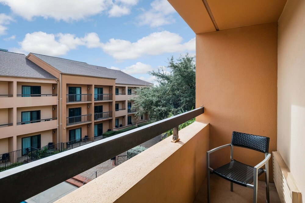 Фото Courtyard by Marriott Medical Center San Antonio
