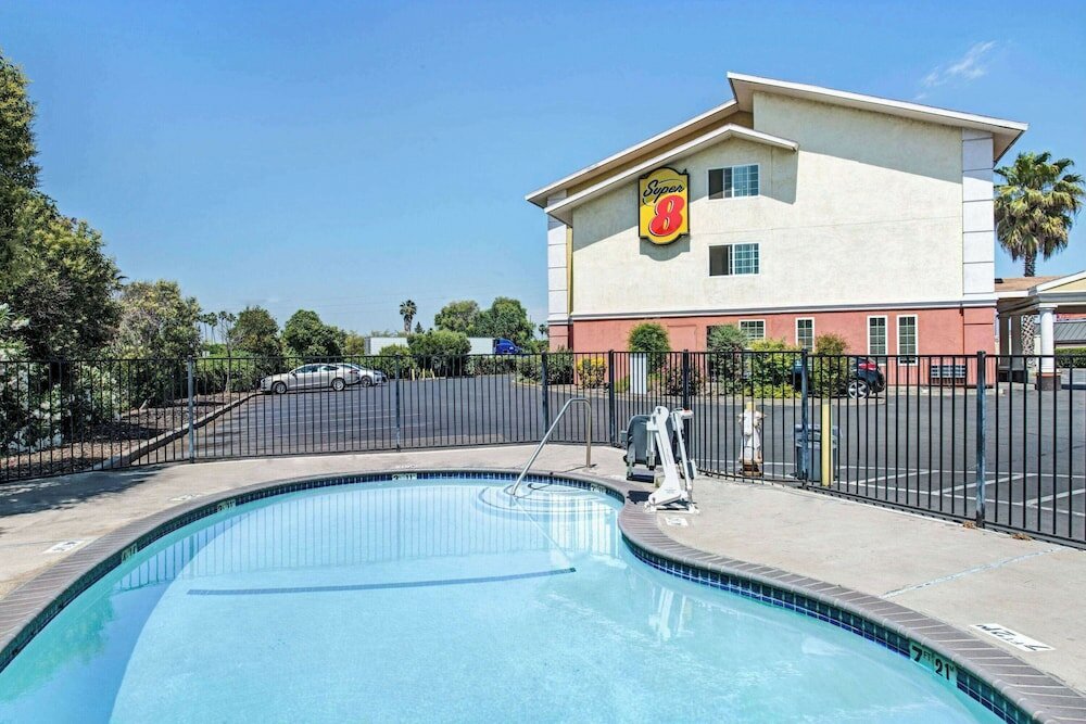 Фото Super 8 by Wyndham Sacramento/Florin Rd