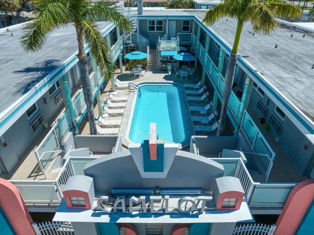 Фото Camelot Beach Suites