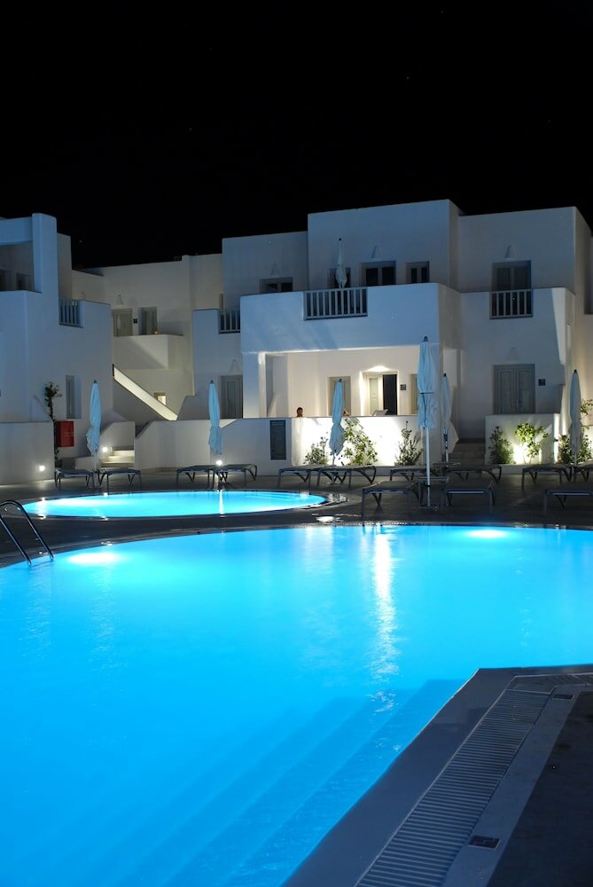 Фото Aqua Blue Hotel