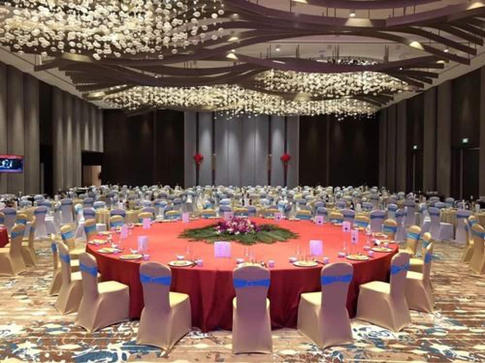 Фото Novotel Shanghai Hongqiao Hotel