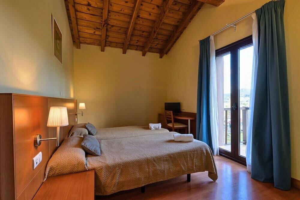 Фото Hotel Ibaigune