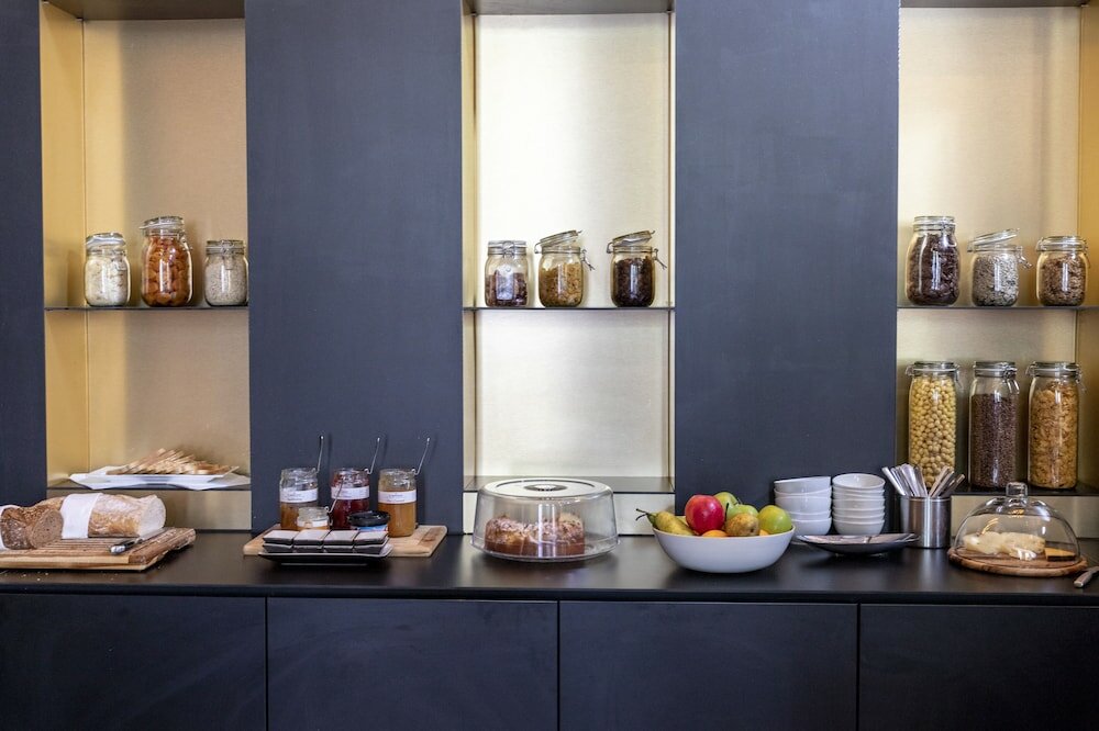 Фото Eburon Hotel - Different Hotels