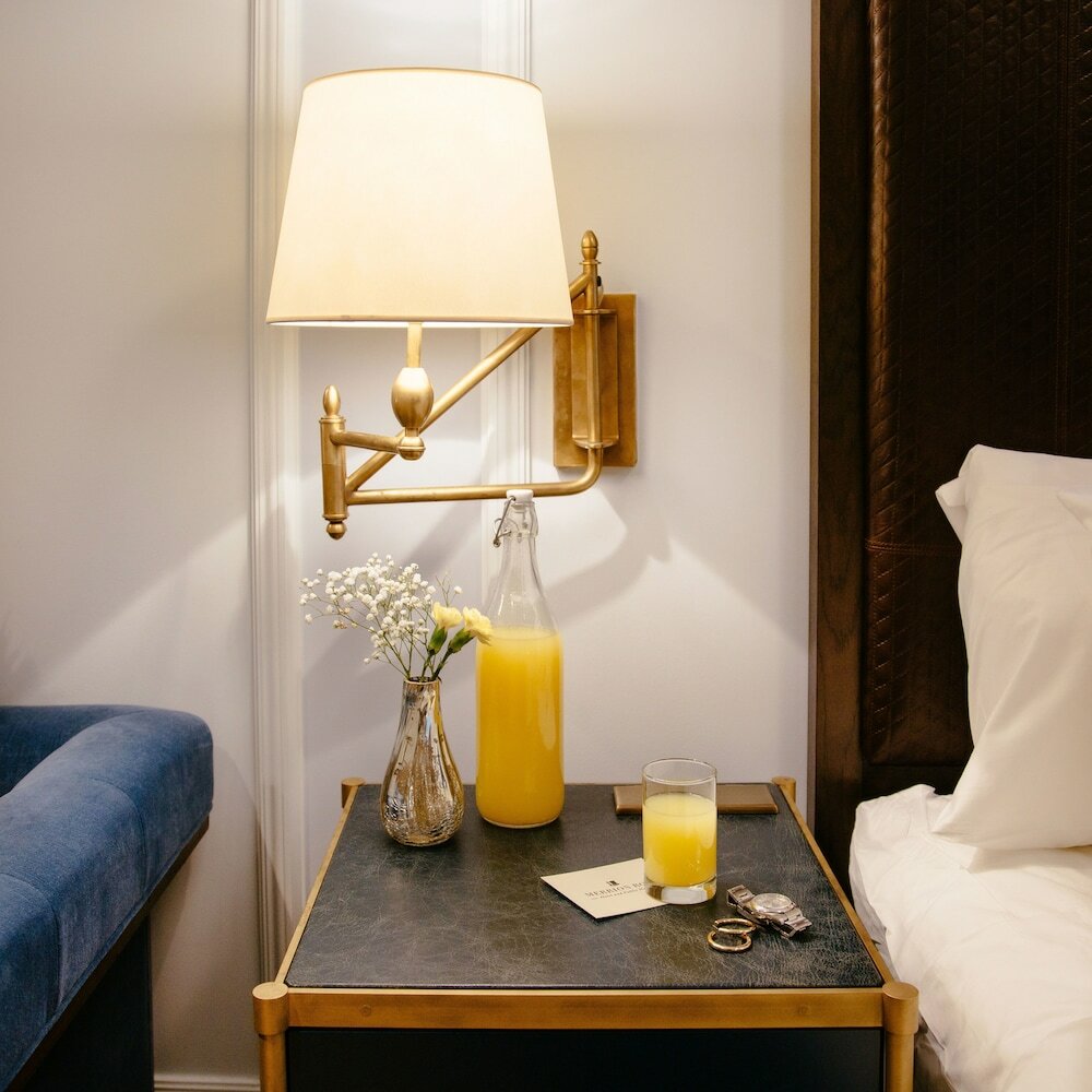 Фото Merrion Row Hotel and Public House