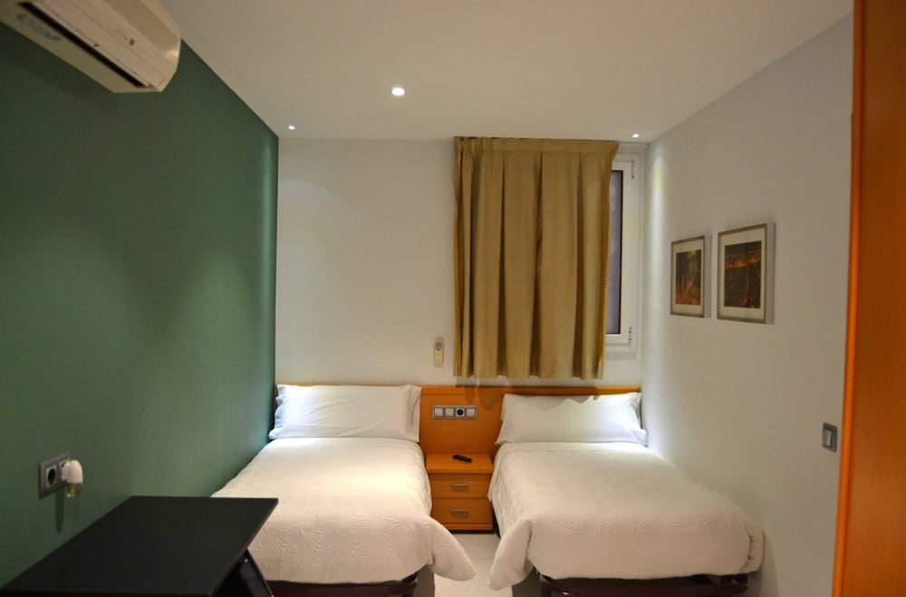 Фото Hostal Apolo