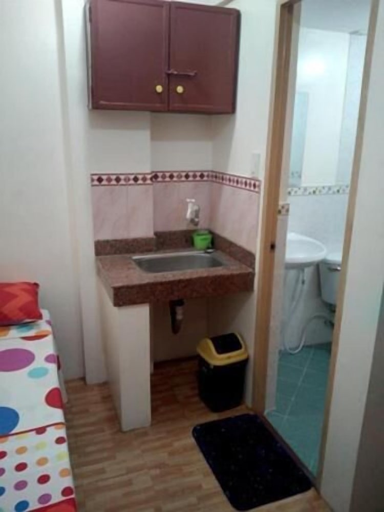 Фото Budget Studio Unit in Makati