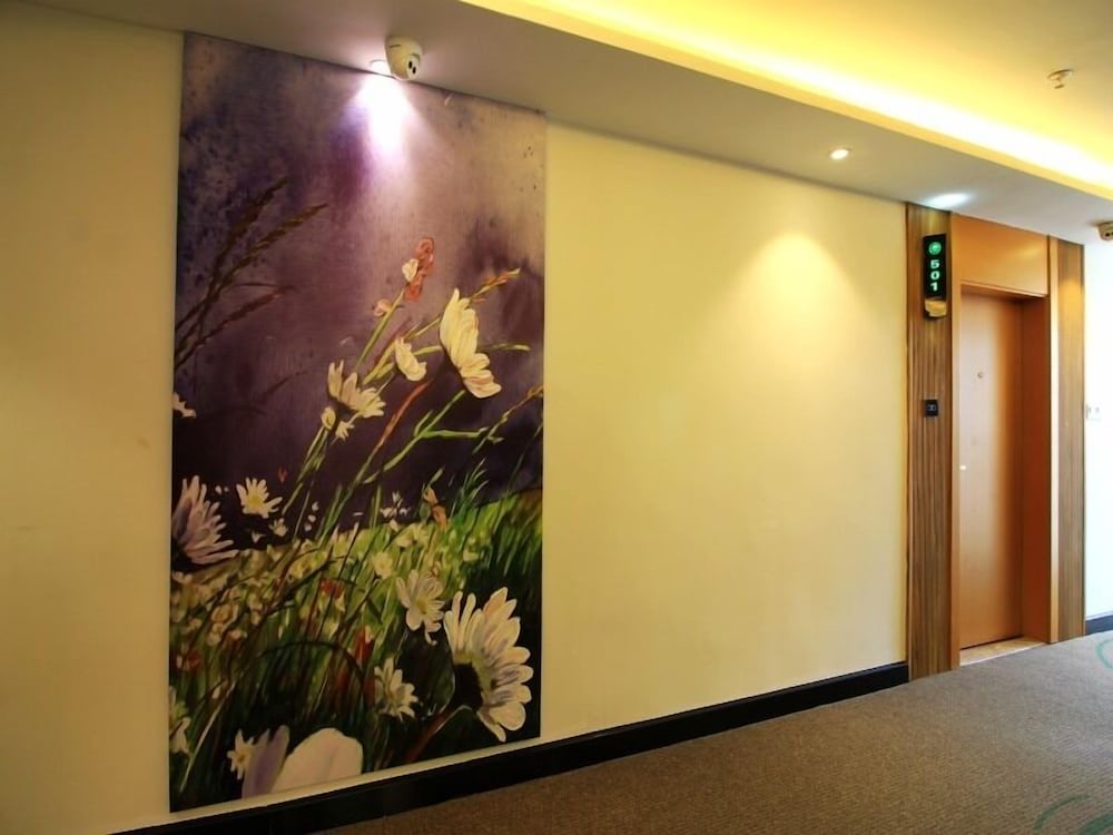 Фото GreenTree Inn Fuzhou Gushilou District North Xierhuan Road Zuohai park Express Hotel