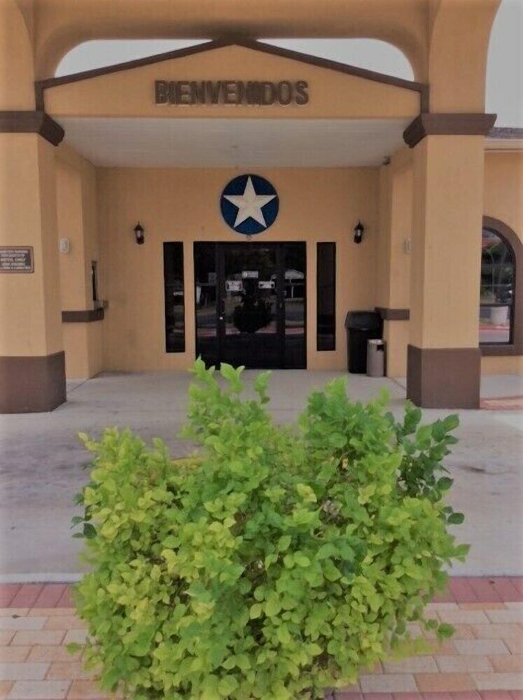 Фото Texas Inn Weslaco
