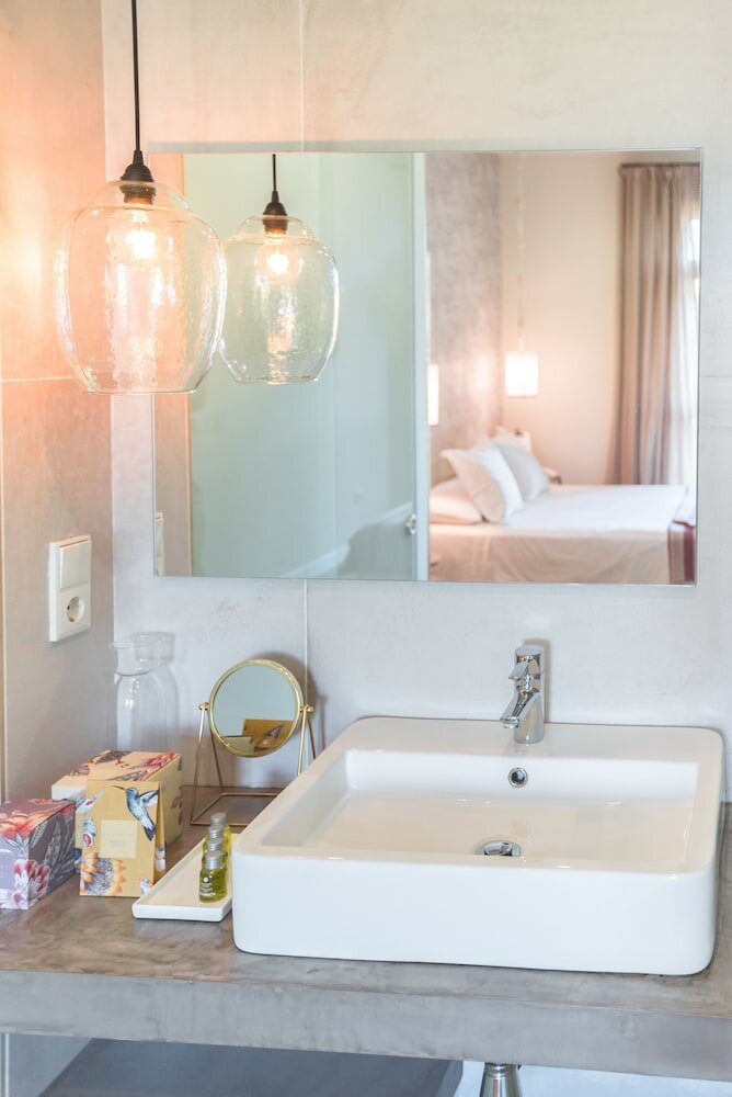 Фото The Corner House