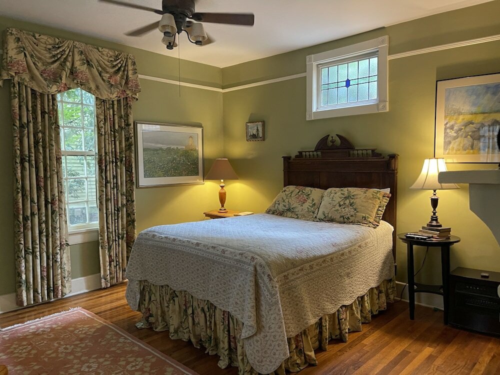 Фото Rothschild-Pound House Inn