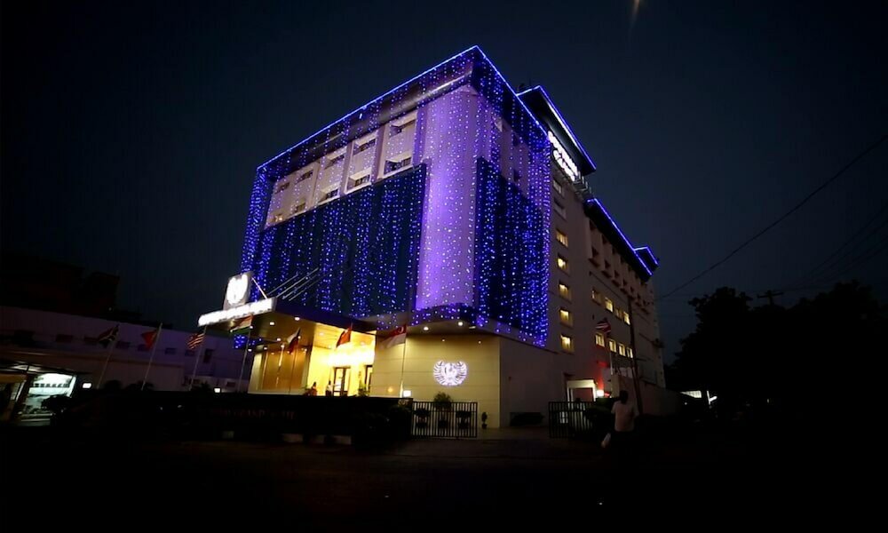 Фото отеля 2