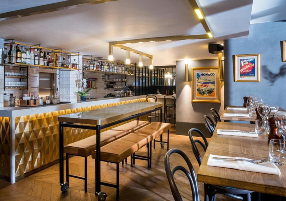 Фото Victory House Leicester Square