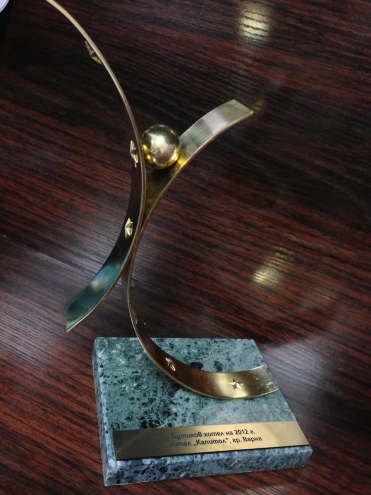 Фото Hotel Capitol