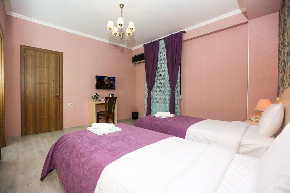 Фото New Metekhi