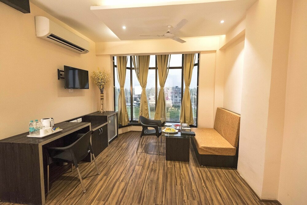 Фото Regenta Inn Larica