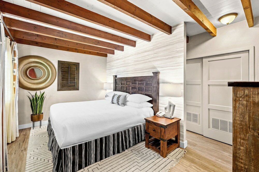 Фото Лодж он Десерт