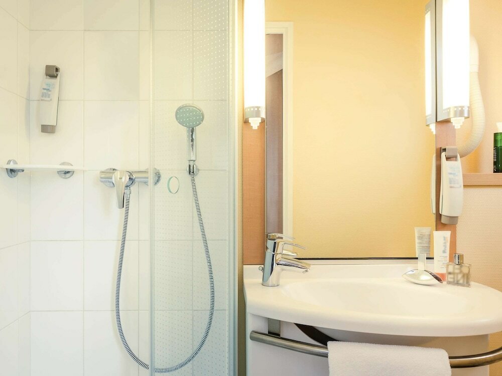 Фото Ibis Paris Porte d'Orléans