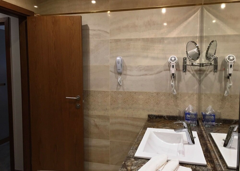 Фото Golden Tulip Varna