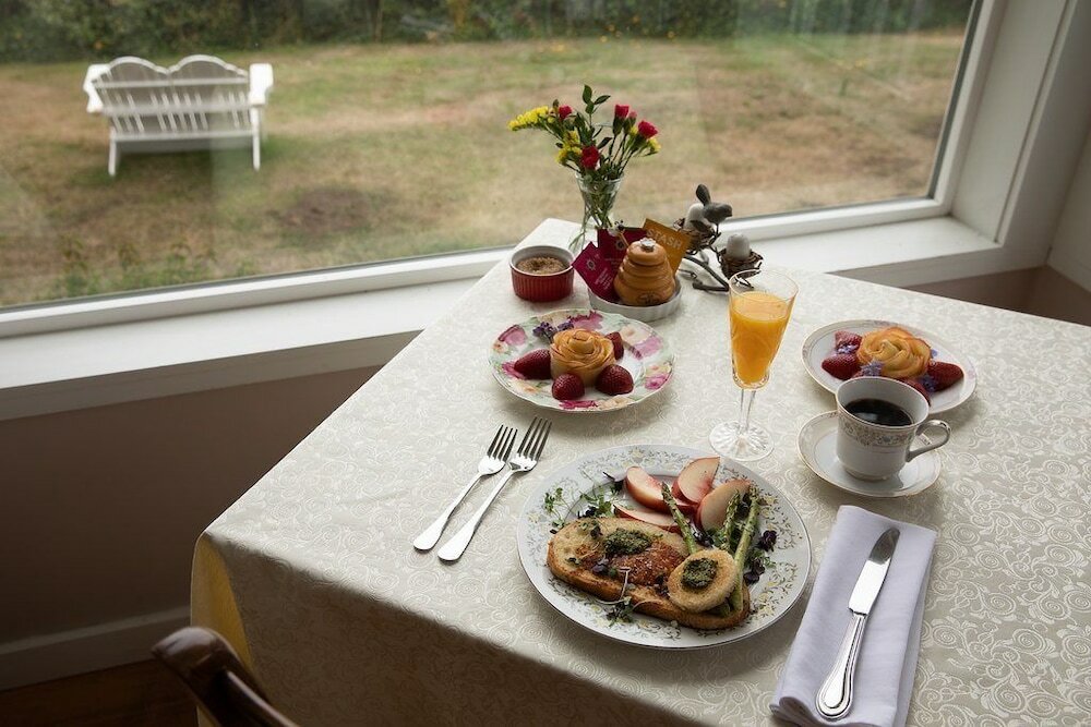 Фото Agate Cove Inn