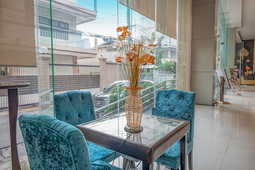 Фото Boss Suites Nana Hotel