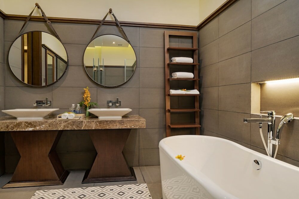 Фото Senna Hue Hotel