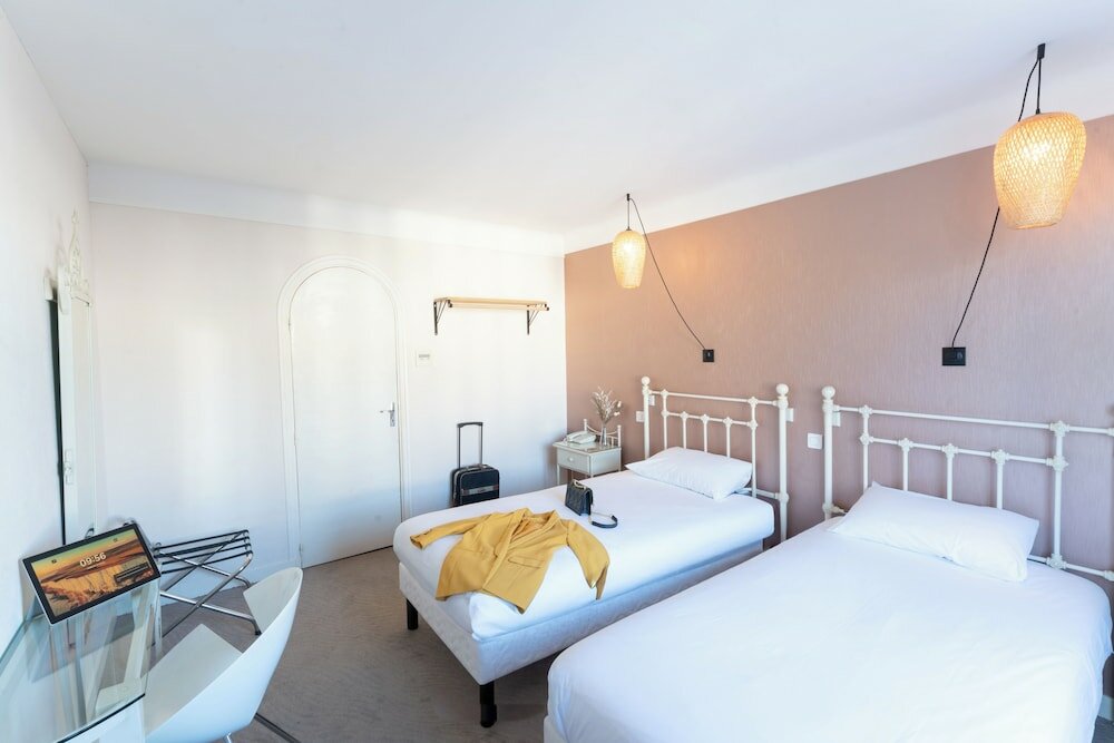 Фото Ibis Styles Centre Niort Hotel