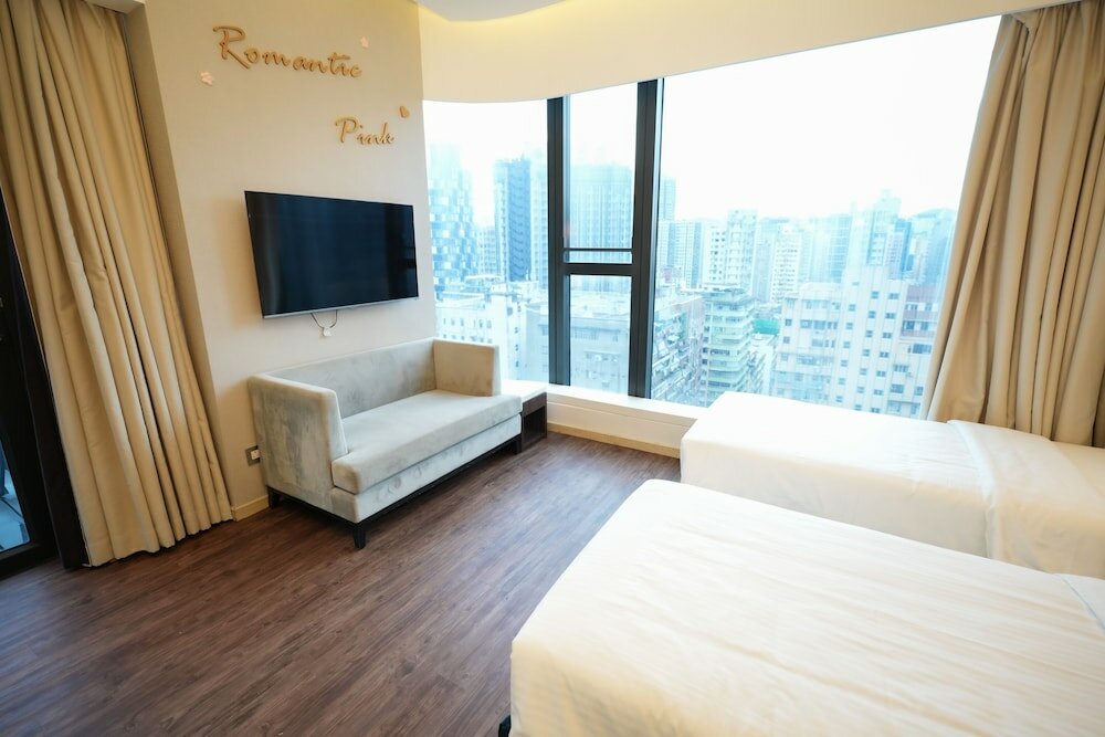 Фото Epoch Hotel