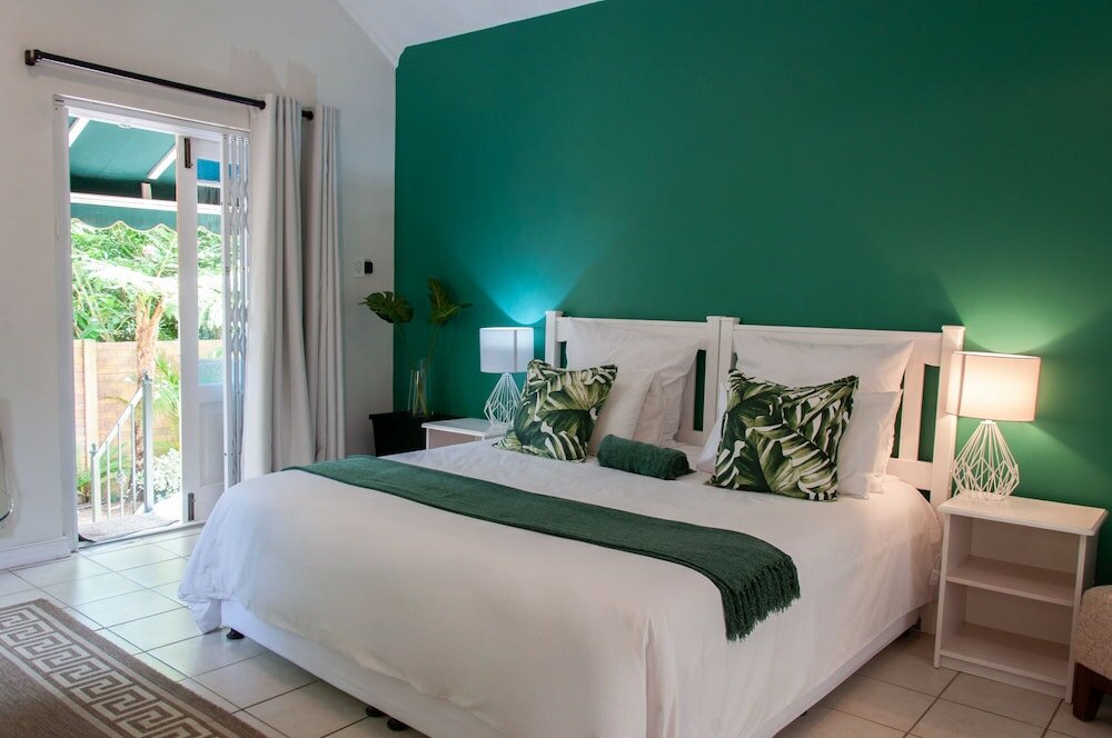 Фото Rustic Manor Bed And Breakfast