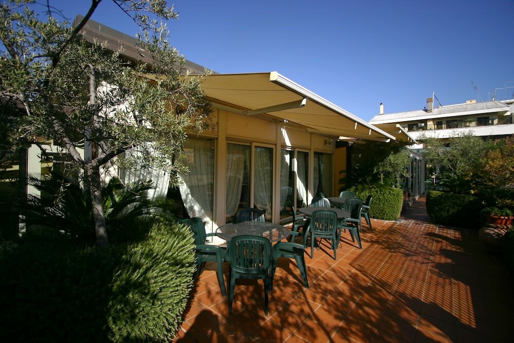 Фото Ateneo Garden Palace