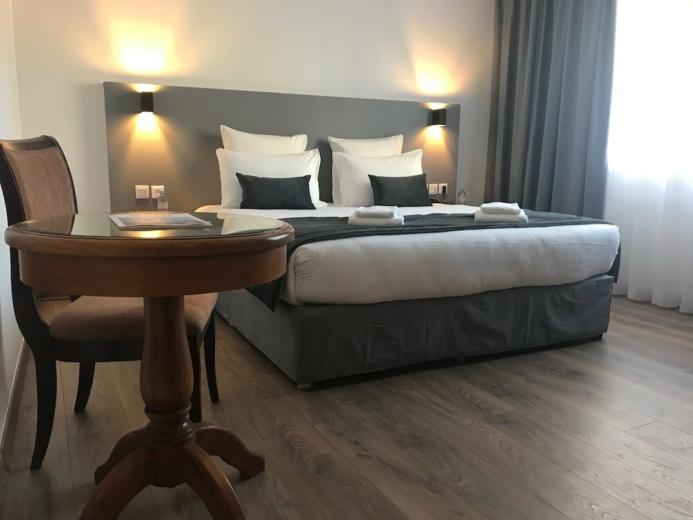 Фото Hotel Le Bourgogne