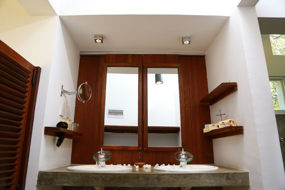 Фото Lake Lodge Boutique Hotel Kandalama