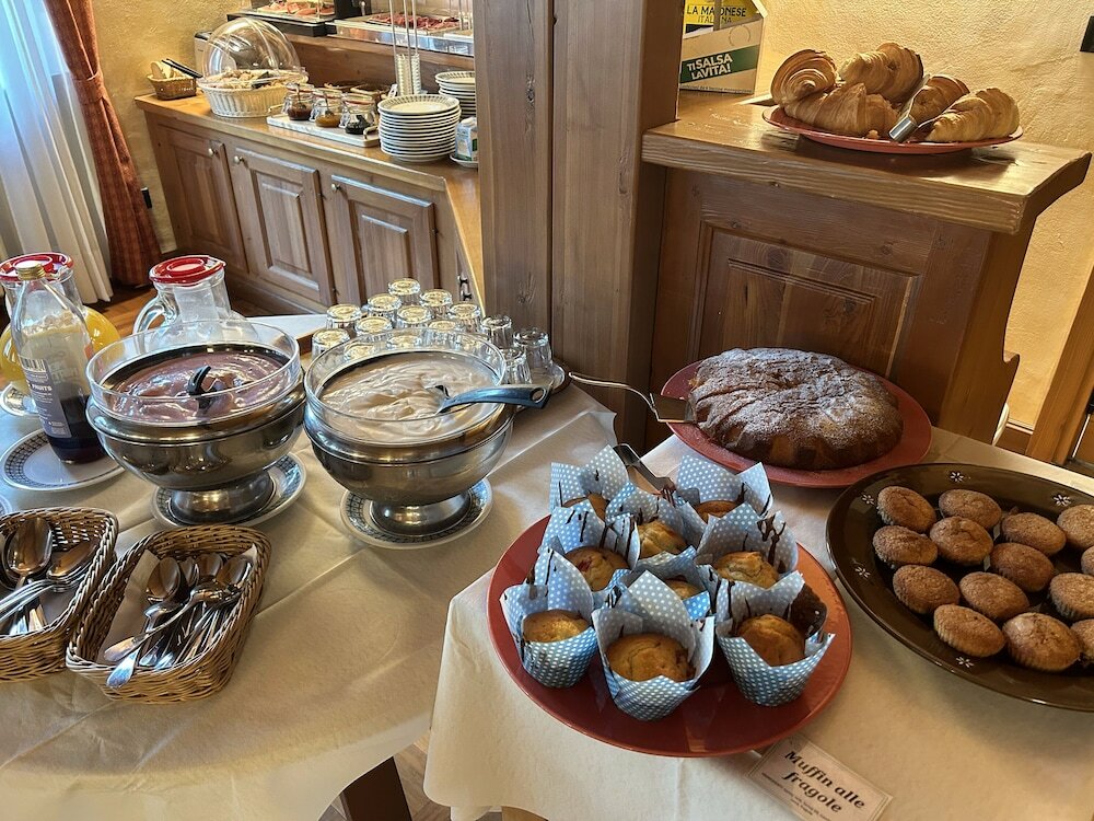 Фото Croux Hotel