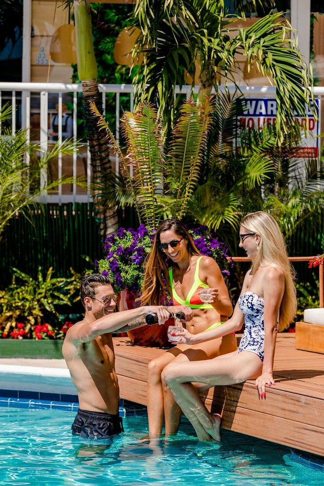 Фото Sands Harbor Resort and Marina