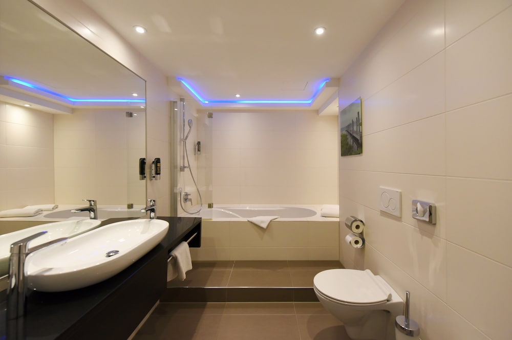 Фото Zi Hotel & Lounge