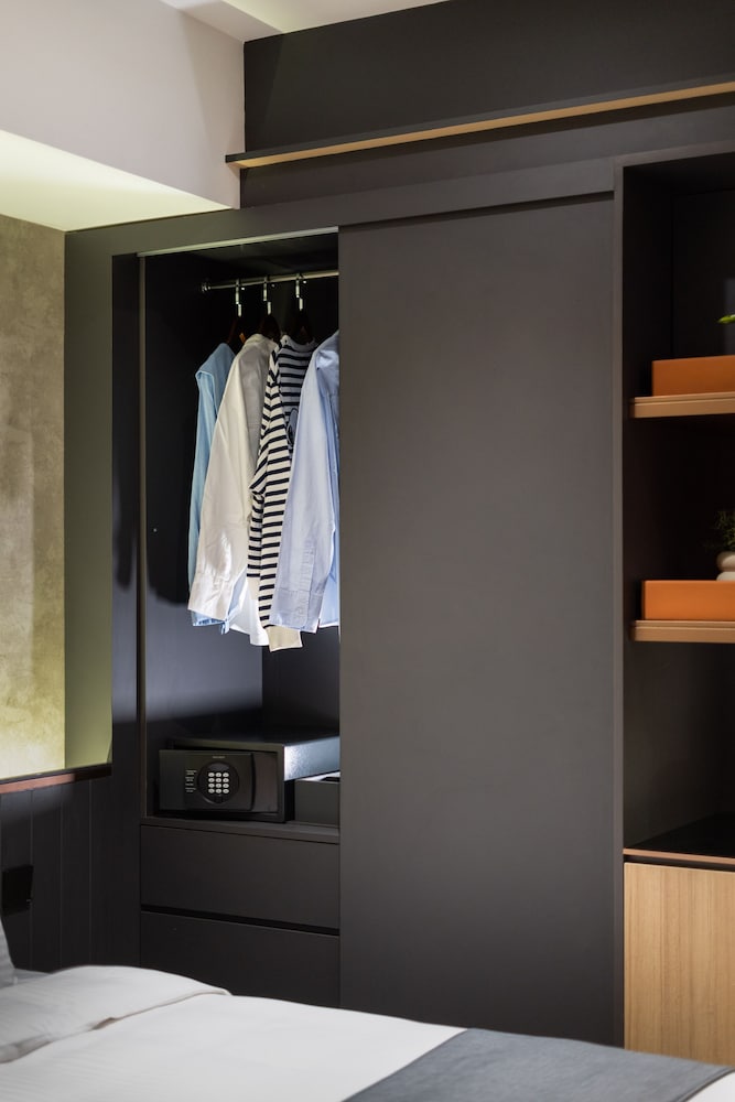 Фото Dash Living on Prat