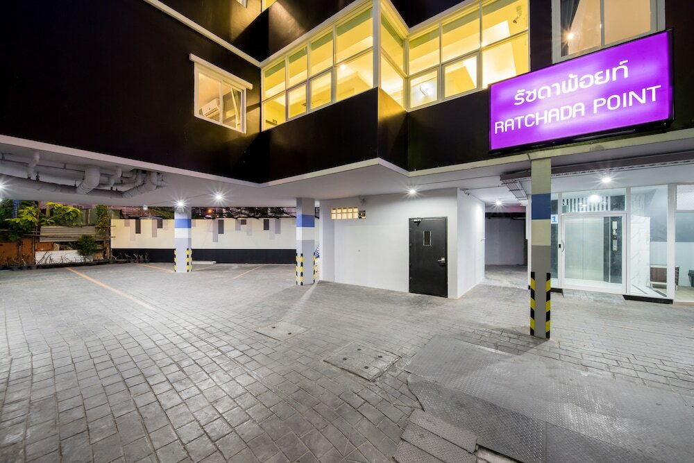 Фото Ratchada Point Hotel