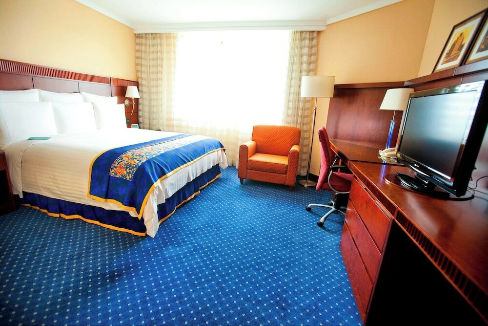 Фото Courtyard by Marriott Shanghai Pudong