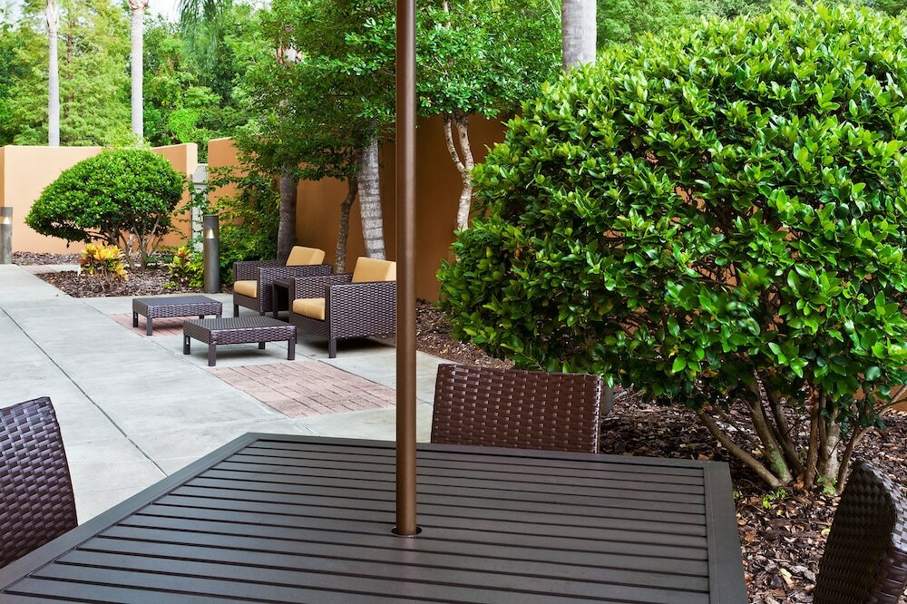 Фото Courtyard by Marriott Tampa Brandon