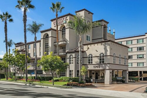 Внешний вид отеля Peacock Suites в Анахайме, фото 1